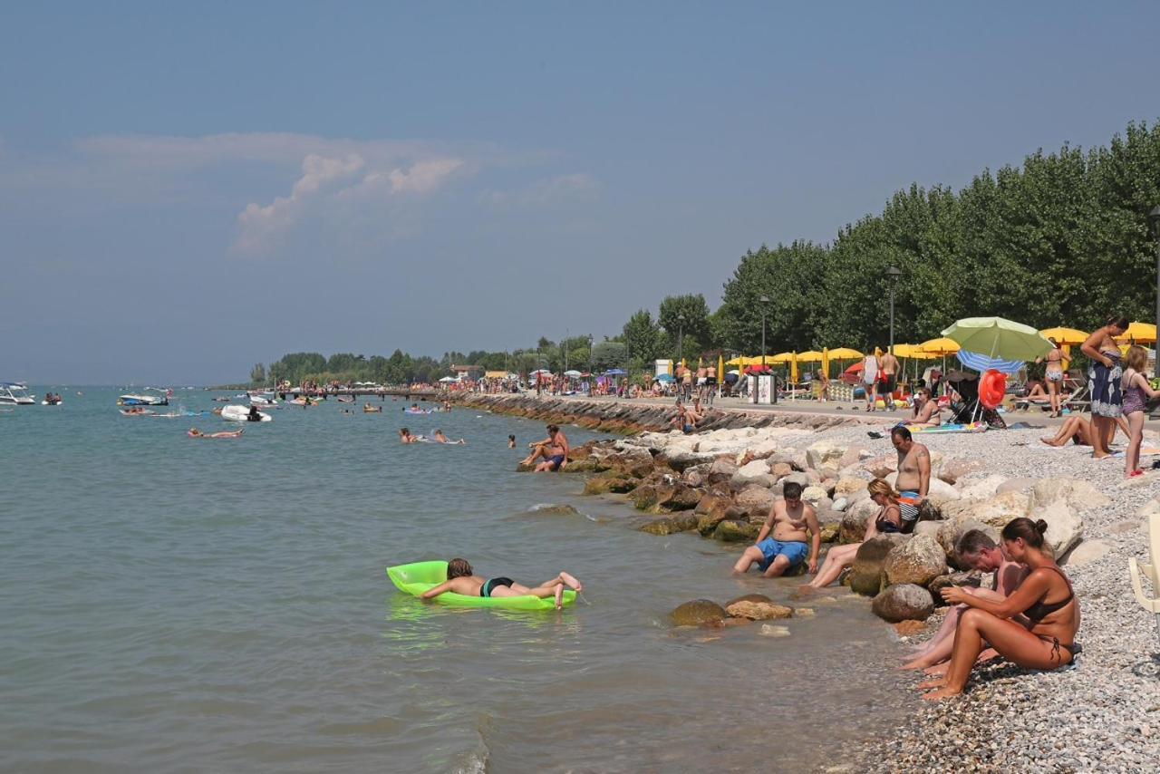 Happy Camp Mobile Homes In Butterfly Camping Village Пескьера-дель-Гарда Экстерьер фото