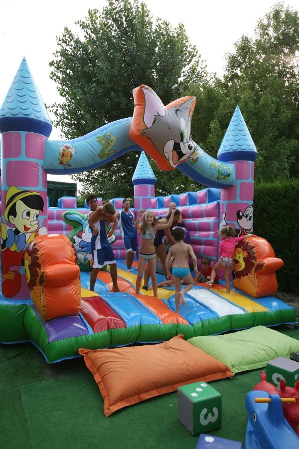 Happy Camp Mobile Homes In Butterfly Camping Village Пескьера-дель-Гарда Экстерьер фото
